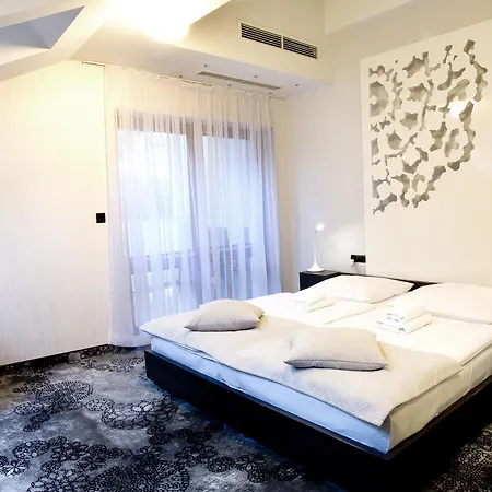 Hotel Zacisze 3*